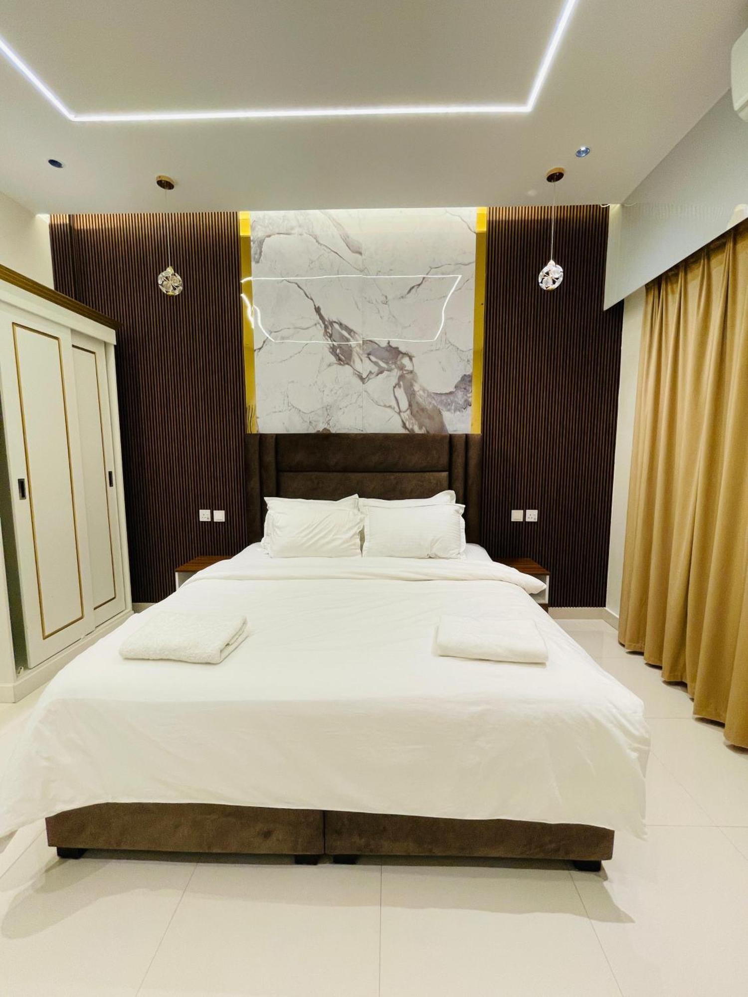 Mabahj Garnatha Hotel Apartments Sohar Esterno foto