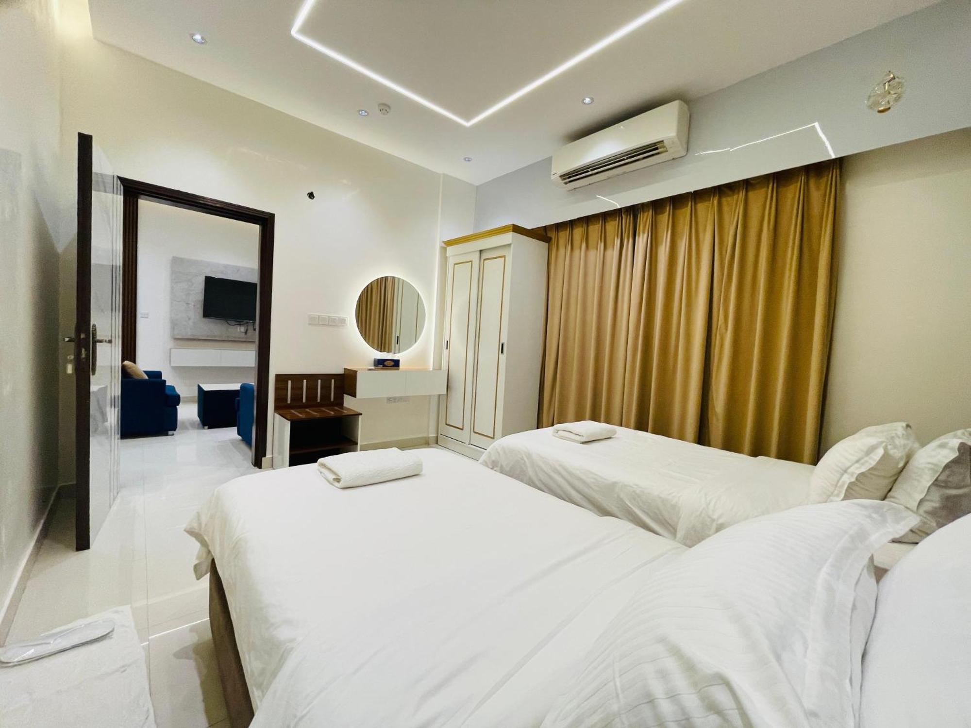 Mabahj Garnatha Hotel Apartments Sohar Esterno foto