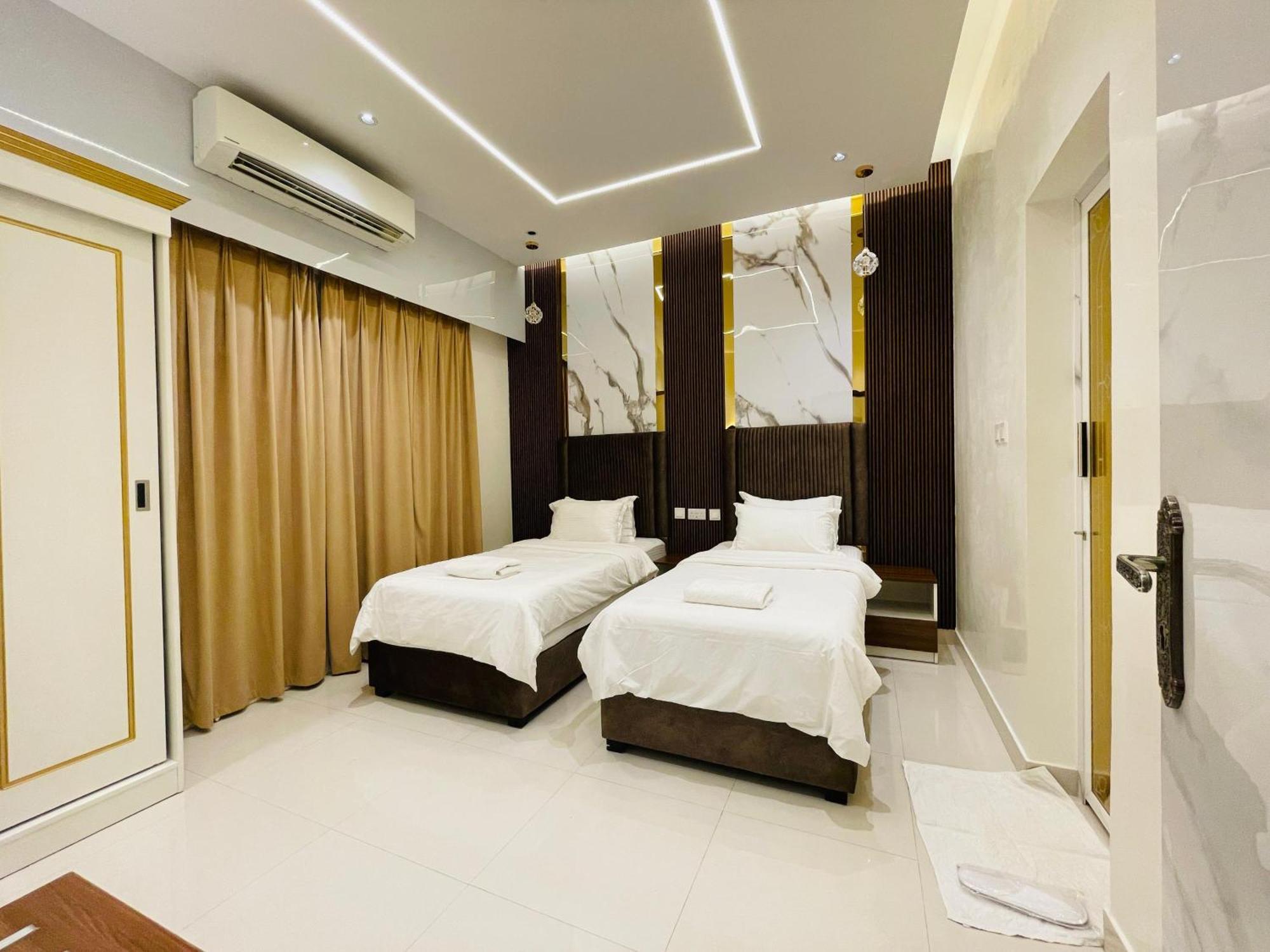 Mabahj Garnatha Hotel Apartments Sohar Esterno foto