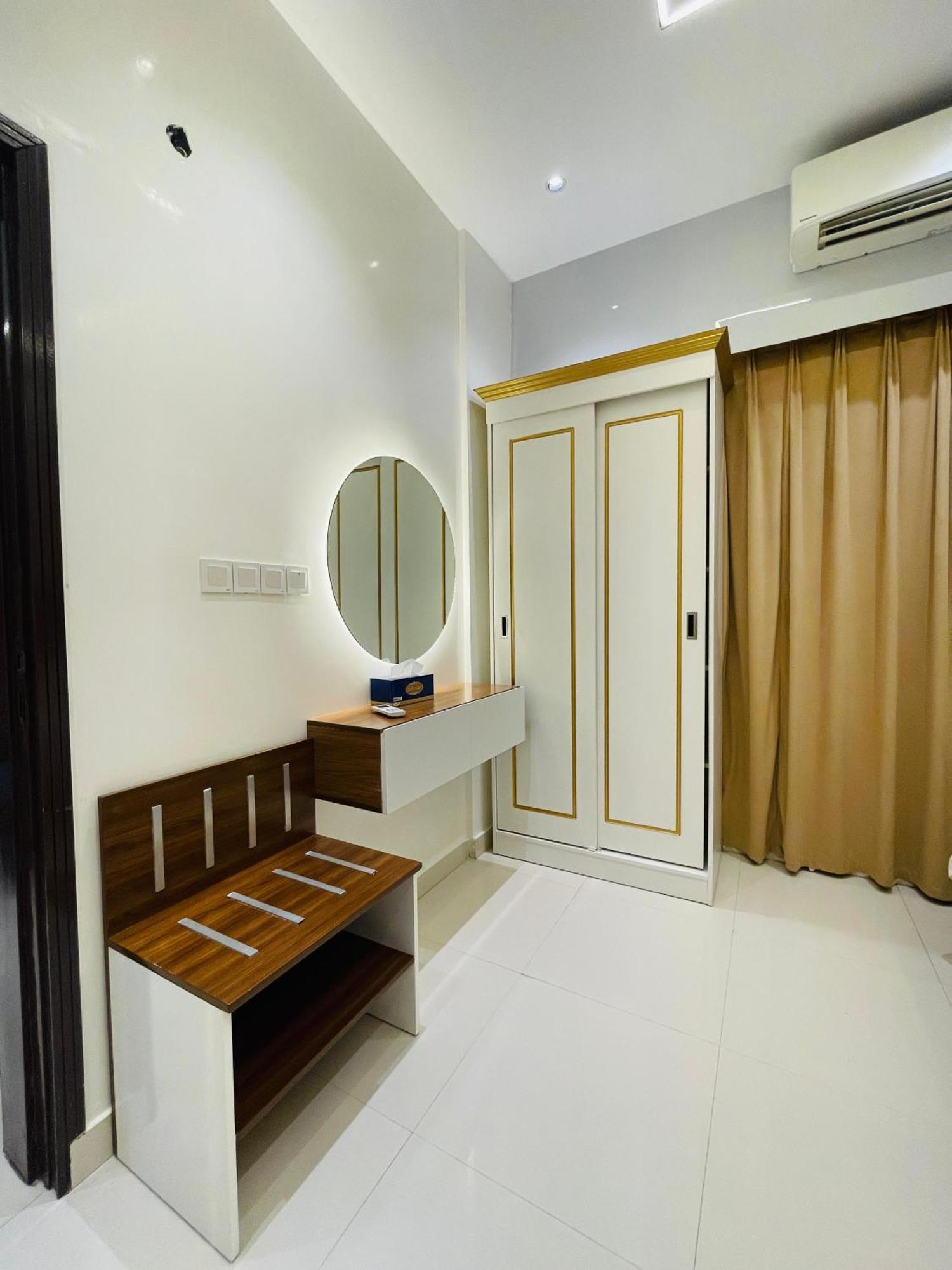 Mabahj Garnatha Hotel Apartments Sohar Esterno foto