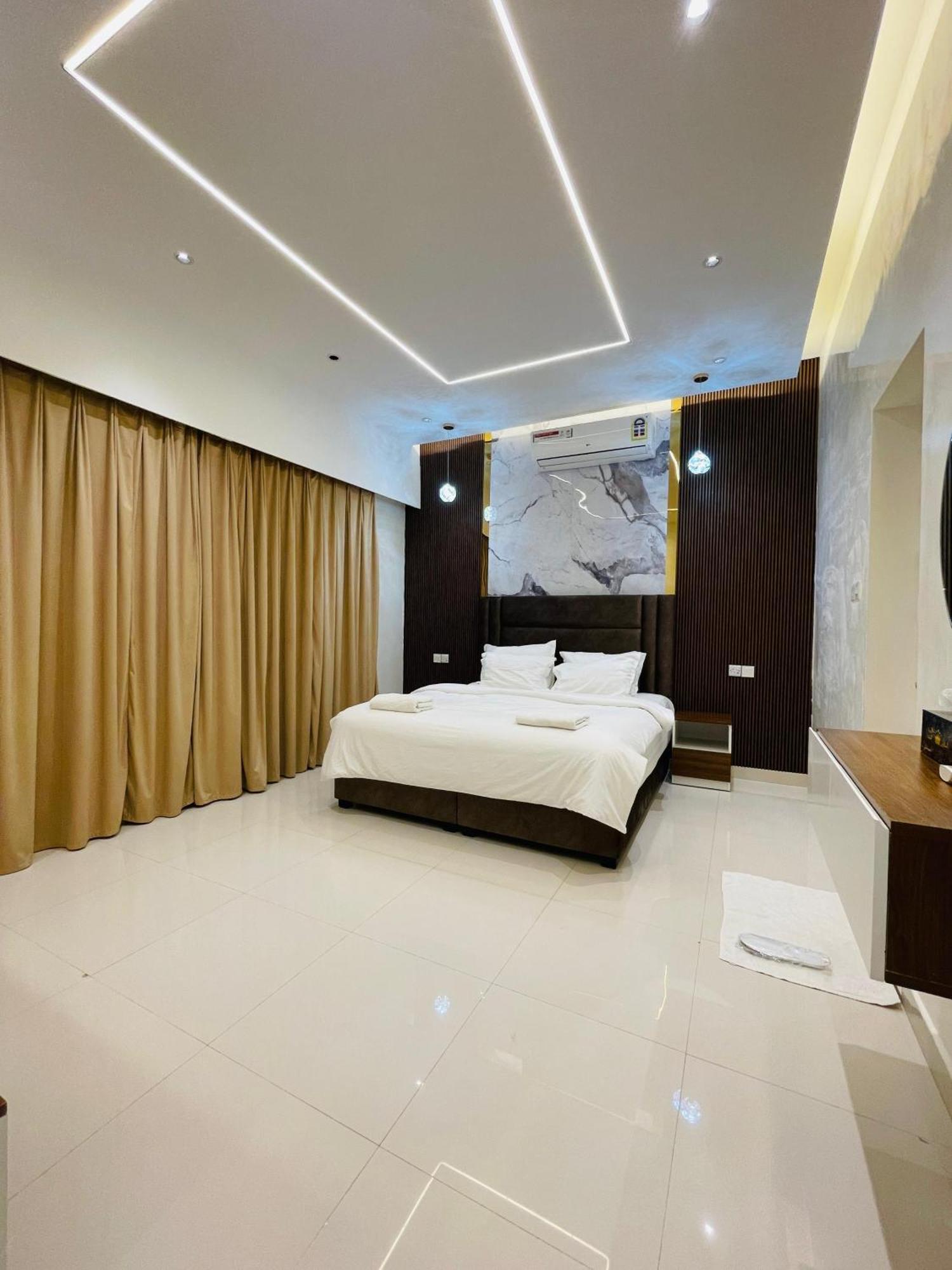 Mabahj Garnatha Hotel Apartments Sohar Esterno foto